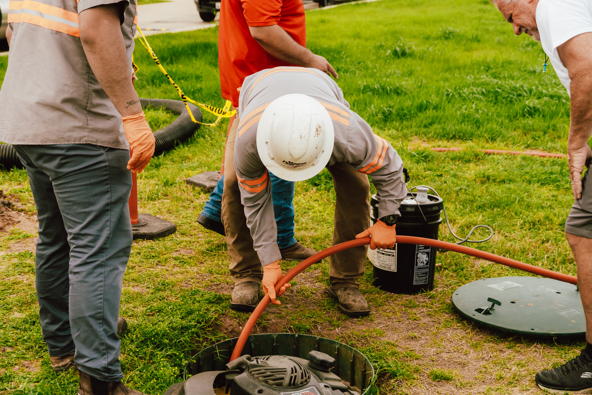 Combo sewer vacuum and jetting for collection line cleaning